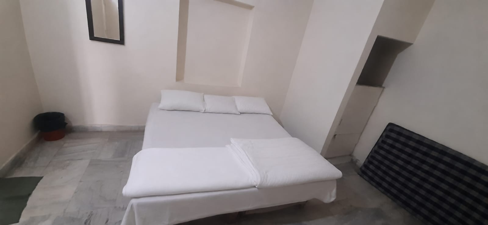 Standard Non-AC Room Clean Bedding